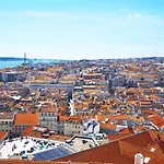 Romantichome At Alfama's Heart