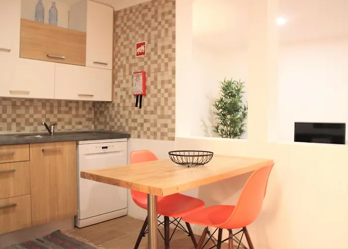 Romantichome At Alfama's Heart *