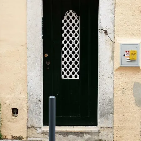 Apartment Romantichome At Alfama's Heart Lisbon