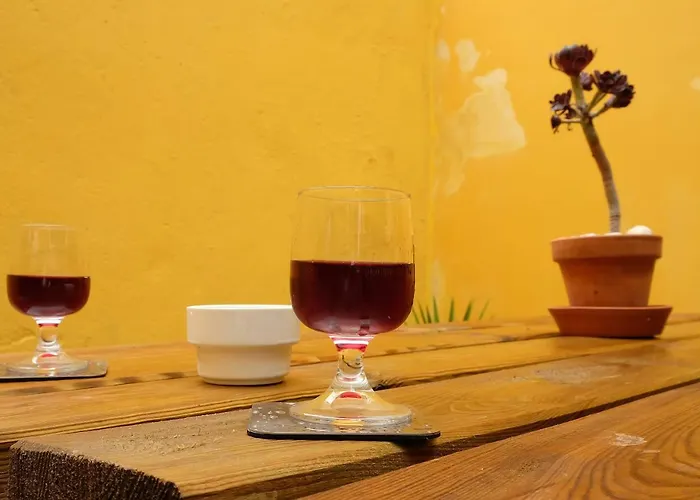 Romantichome At Alfama's Heart Lissabon